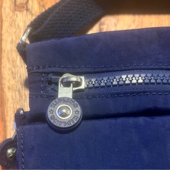 Kipling Eldorado bag in Blue with grey lining. Excellent condition. - Picture 4 of 11